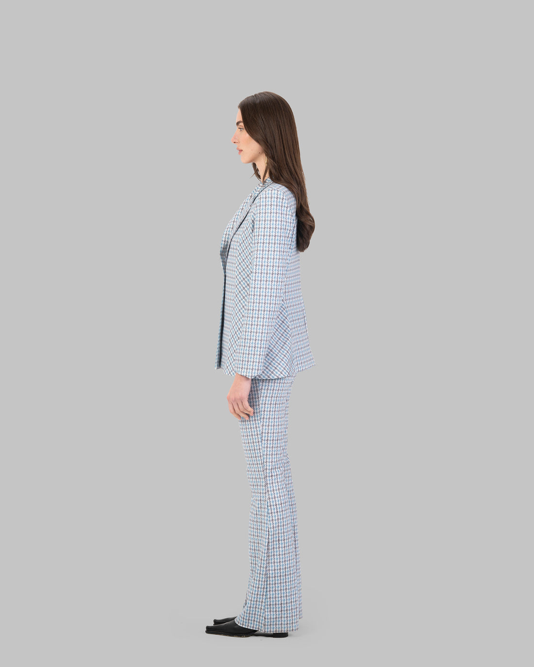 Houndstooth Tailored Blazer. Elegant tailored blazer in a soft houndstooth fabric.