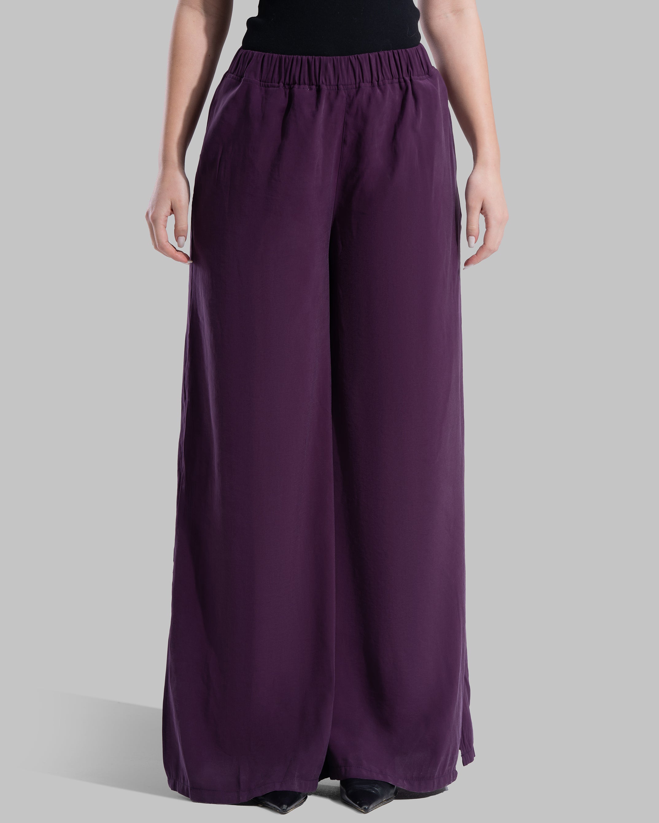 Relaxed-fit wide-leg Pants with an elastic waistband