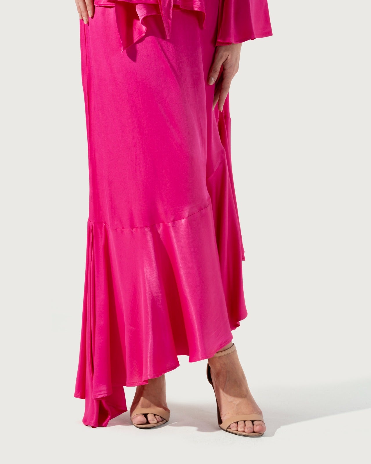 SKIRT SATIN ASYMMETRIC HEM.
