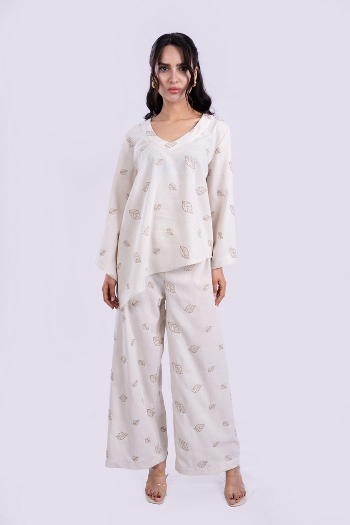 LINEN BLOUSE V-NECK AND LOG SLEEVES WITH EMBROIDERY