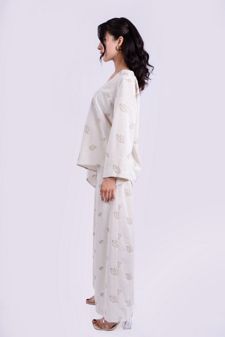 LINEN BLOUSE V-NECK AND LOG SLEEVES WITH EMBROIDERY