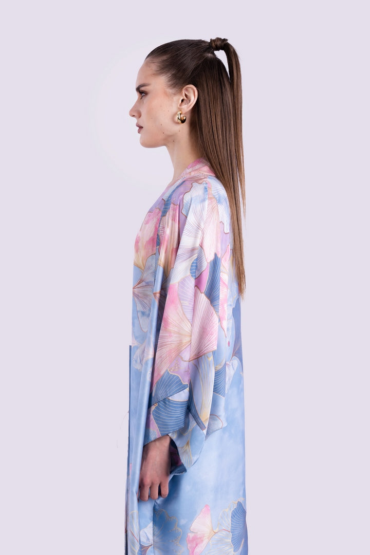 OVERSIZED KIMONO WITH FLOWERS