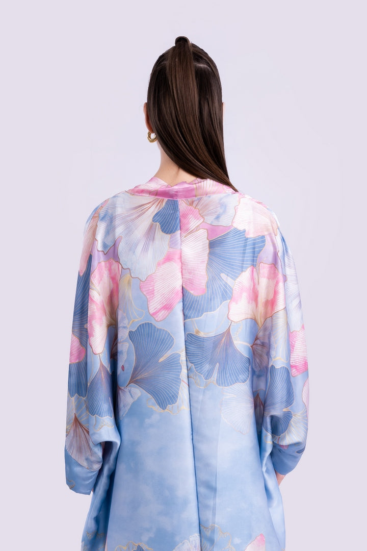 OVERSIZED KIMONO WITH FLOWERS