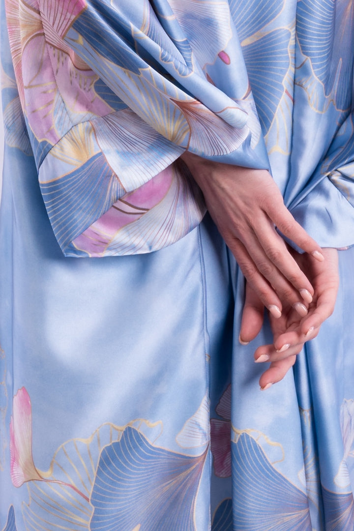 OVERSIZED KIMONO WITH FLOWERS