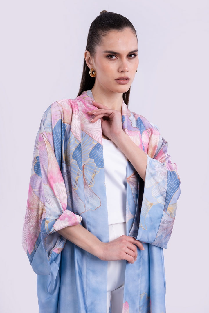 OVERSIZED KIMONO WITH FLOWERS