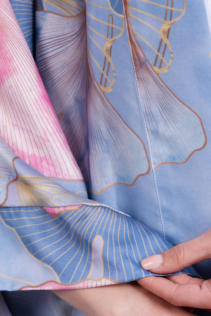 OVERSIZED KIMONO WITH FLOWERS
