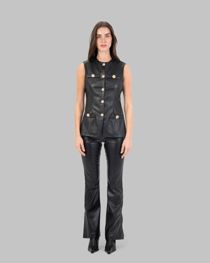 بنطال جلدي واسع