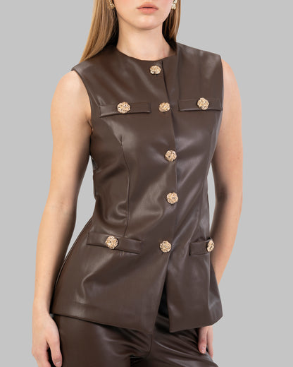 بنطال جلدي واسع