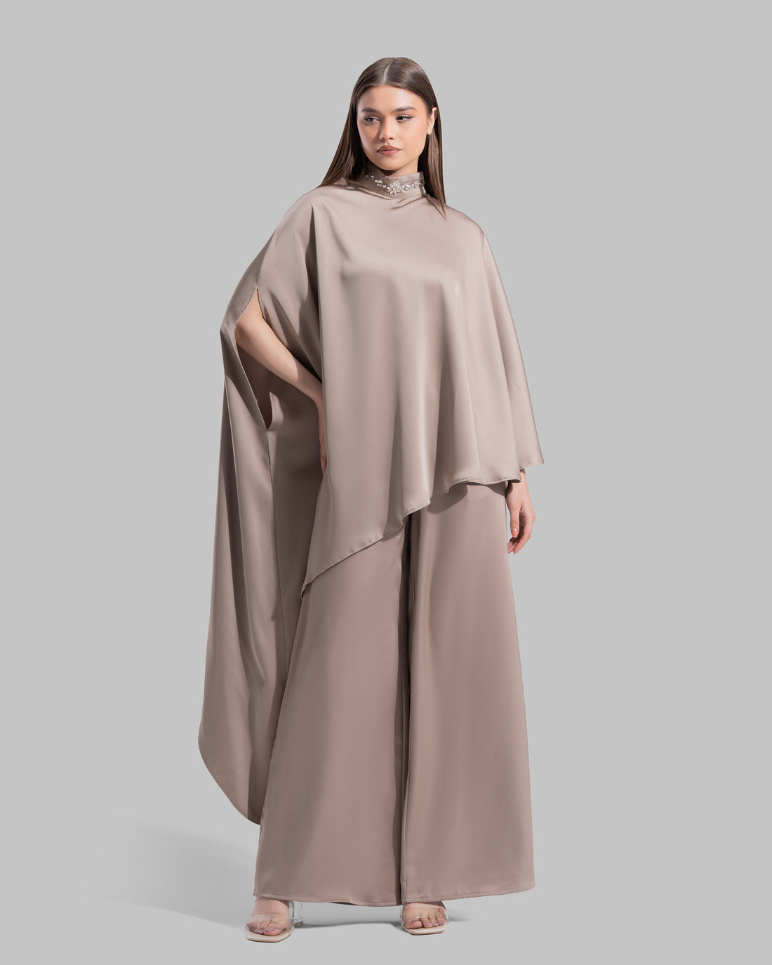 High-waisted fluid pants with a clean, wide-cut silhouette.