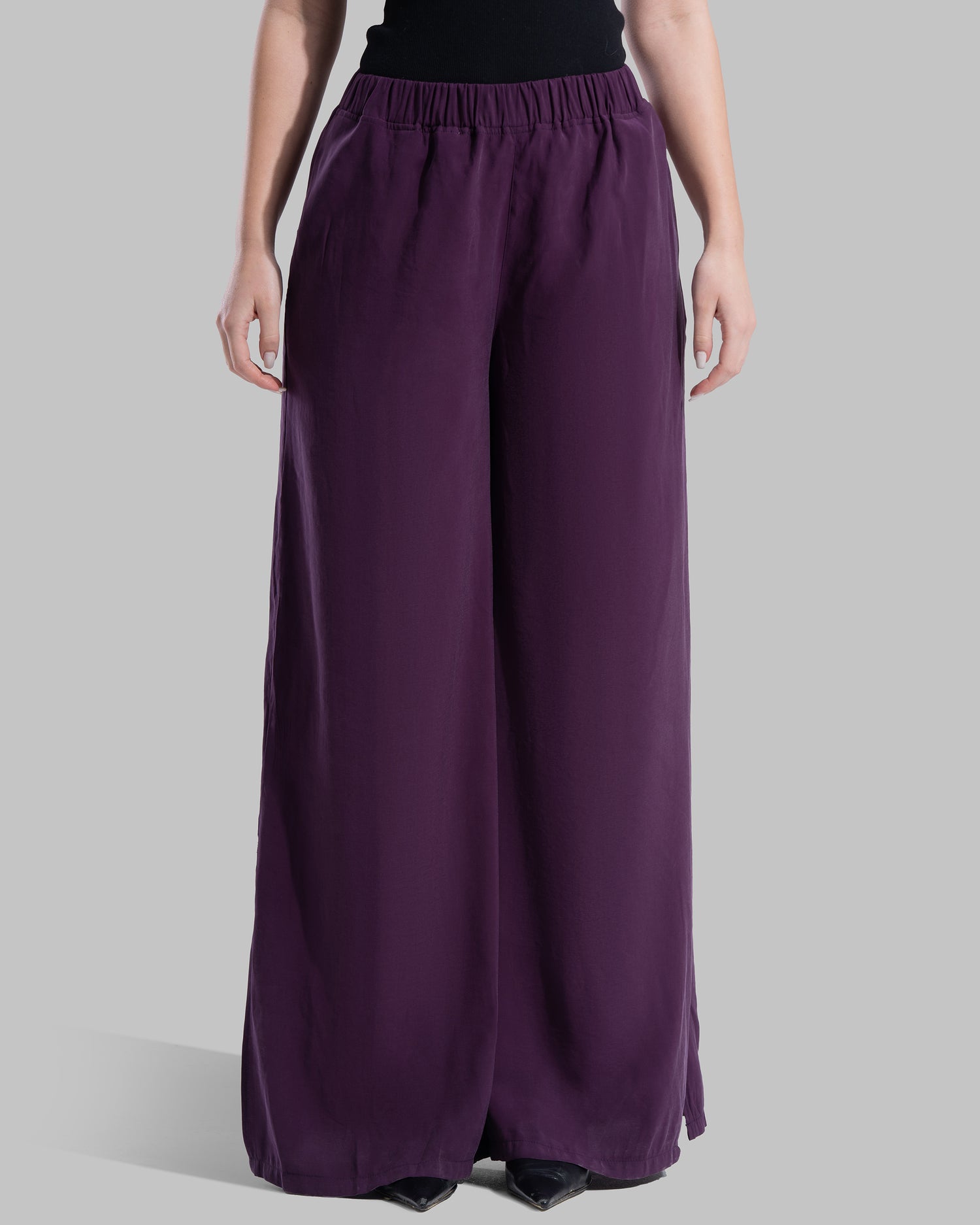 Relaxed-fit wide-leg Pants with an elastic waistband