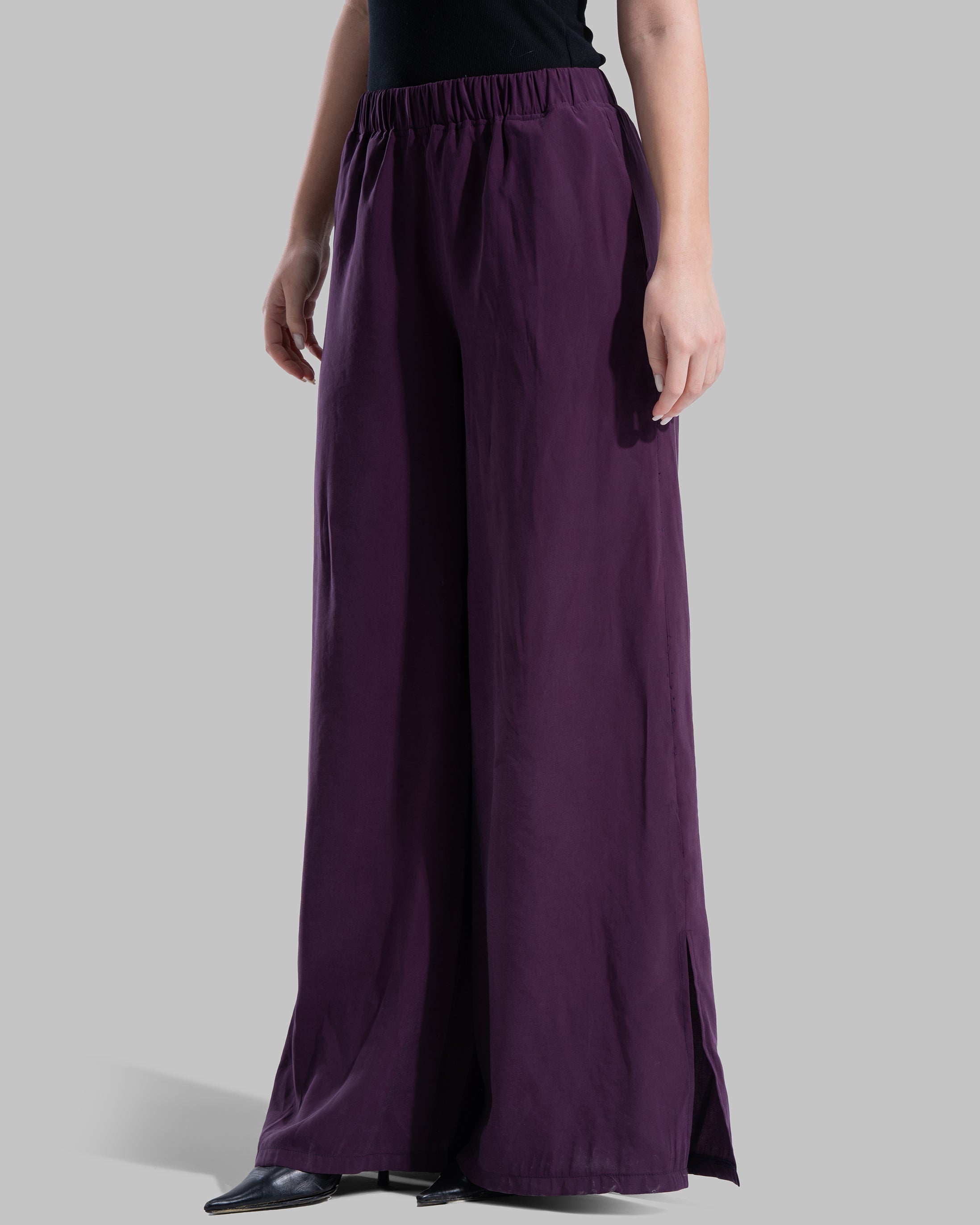 Relaxed-fit wide-leg Pants with an elastic waistband