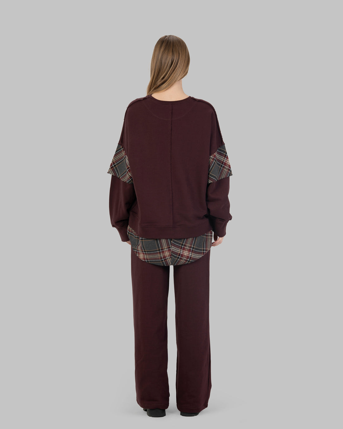 High-waist wide-leg pants in soft fabric.