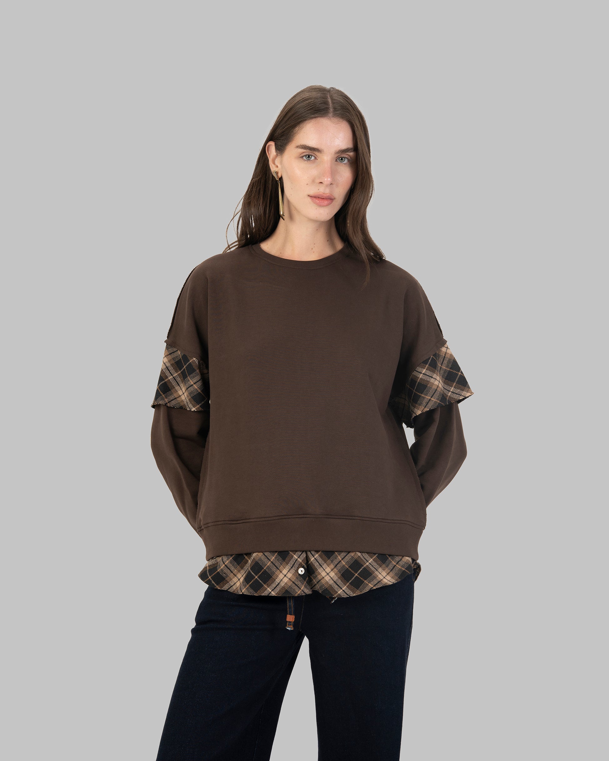 Oversized sweatshirt.