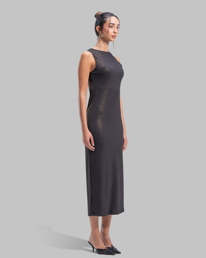 Sleeveless ribbed maxi dress with a round neckline and a tight-fit silhouette.