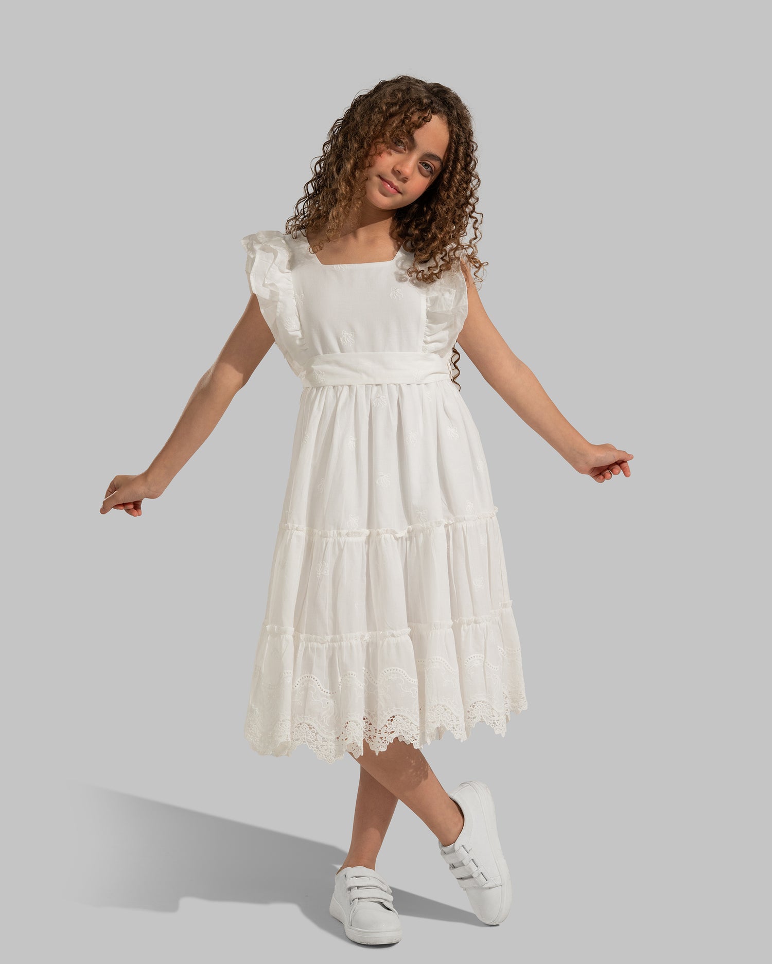 CROSS BACK RUFFLE DRESS AND SHORT SLEEVES WITH CUT-OUT