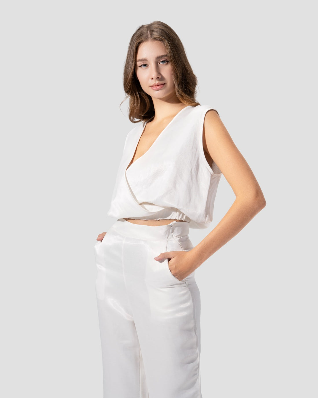 SATIN TOP V-NECK SLEEVELESS