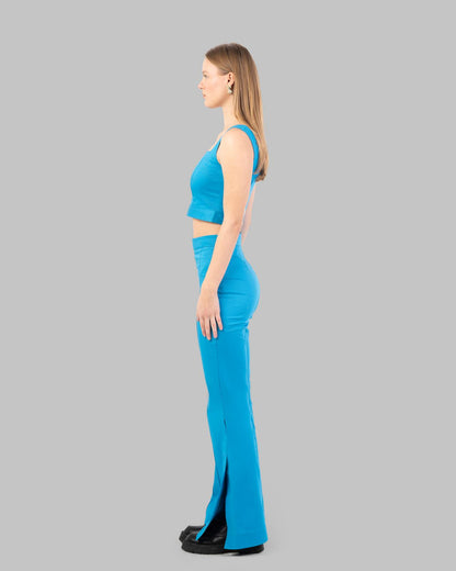 بنطلون واسع الخصر.