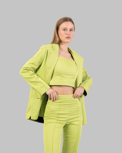 بنطلون واسع الخصر.