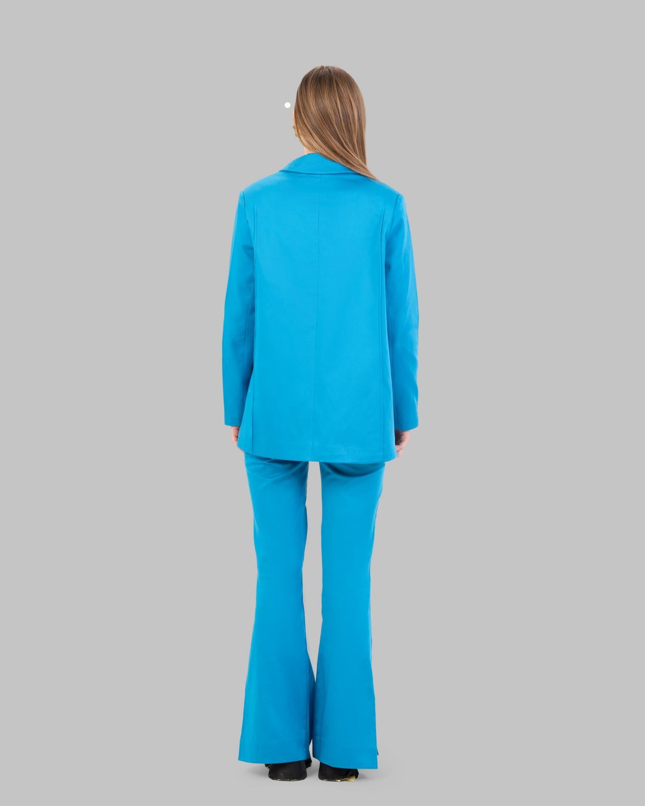 Oversized Double-Breasted jacket.